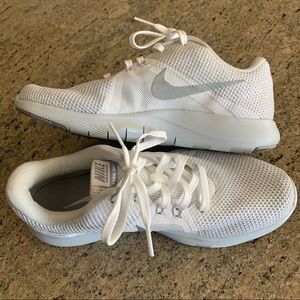 Nike Flex TR 8 White Cross Training Shoe - women’s size 6.5